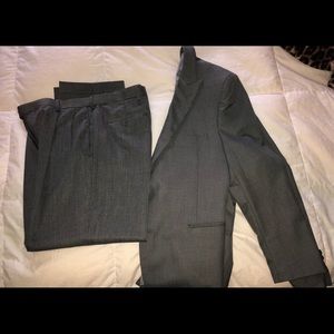 New J.Ferrar Grey Suit Jacket & Pants